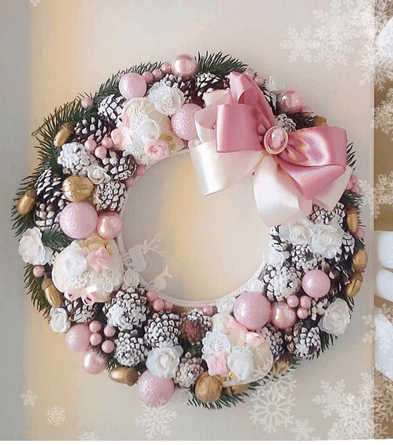 Pink shabby chic wreath from toma decorhouse