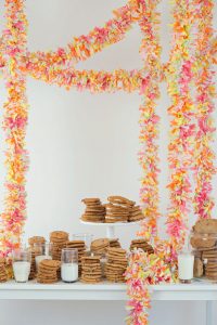 5 ways to decorate a party with tissue papers - Tissue Fringe Garland
