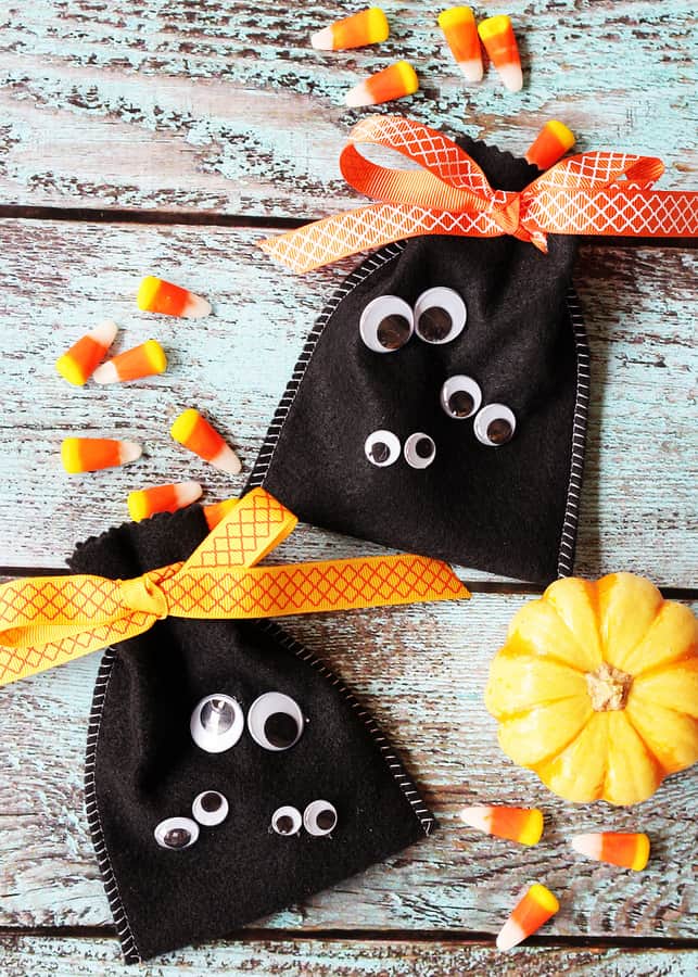 Halloween Treat bags and boxes googly eyes